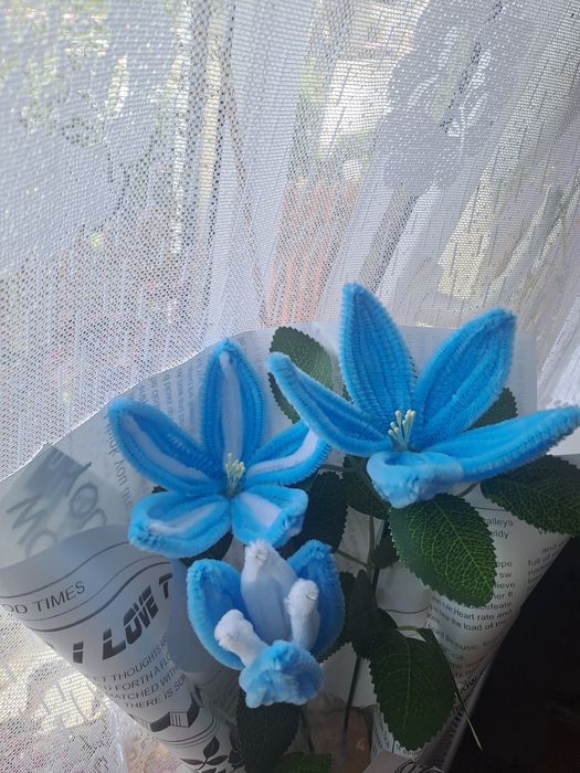 Buchet de flori din sârmă plușată