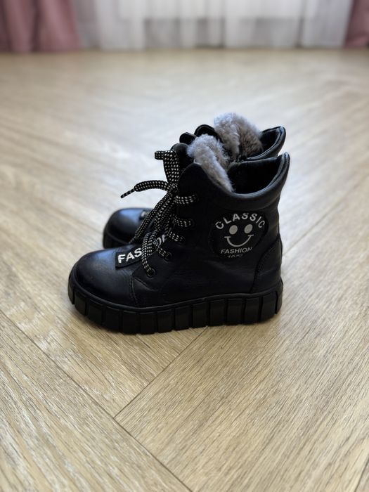 Продам ботинки зимние