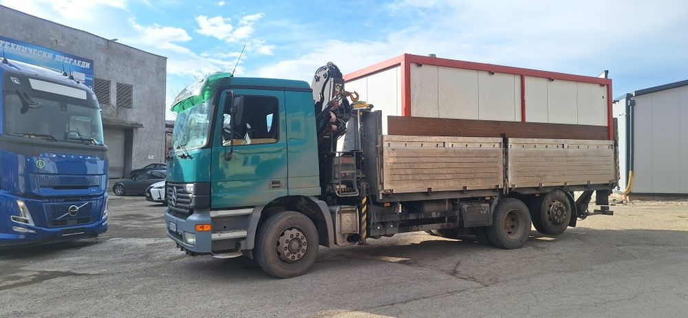 Транспортни услуги Камион с кран  и падащ борд щипа за инертни материали