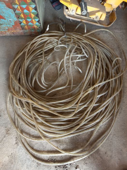 Ярко красное Гирлианда