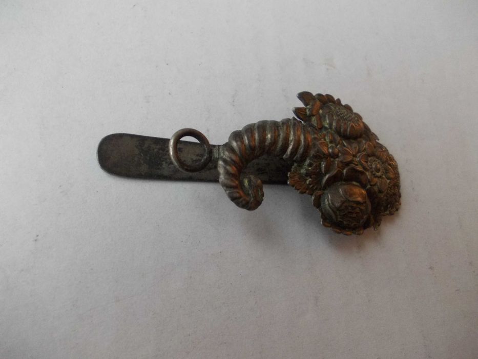 Accesoriu vestimentar vechi din argint