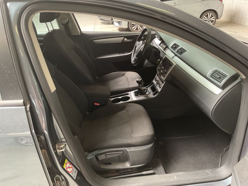 Volkswagen Passat 1.6 TDI Trendline BlueMotion Tech 2012