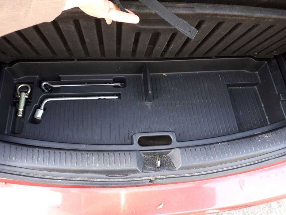 Bara Mazda 5 Capota Mazda 5 Far Mazda 5 Aripa Mazda 5 din dezmembrari