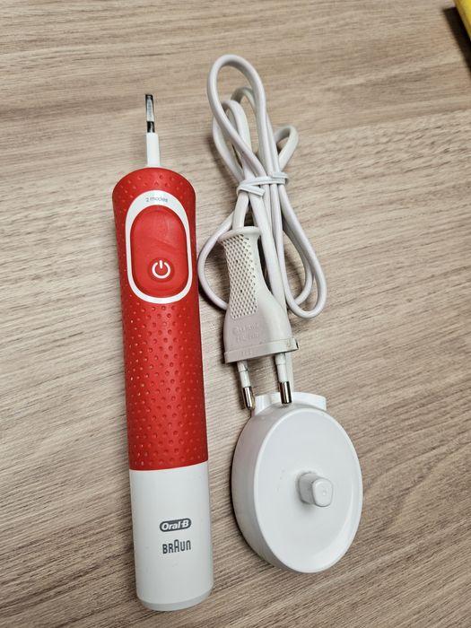 Periuța electrică Oral B