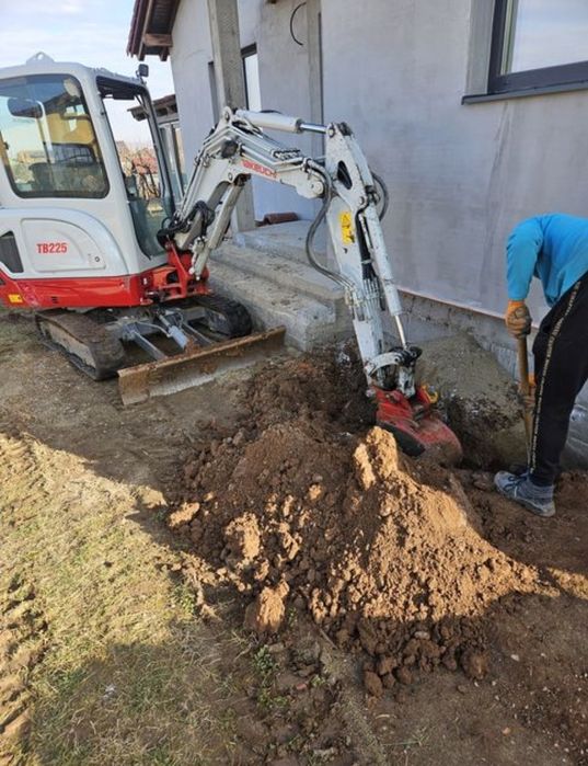 Racordări canalizare și utilități,excavații,nivelări,excavator,buldo
u