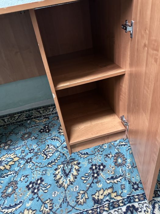 Срочно продам стол