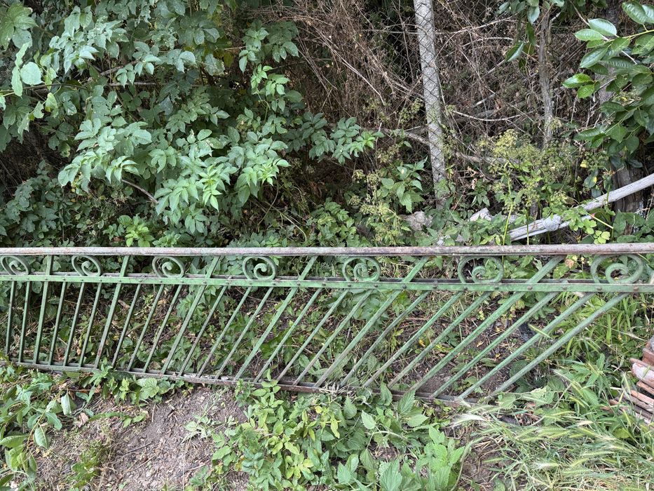 Метален парапет за стълбище