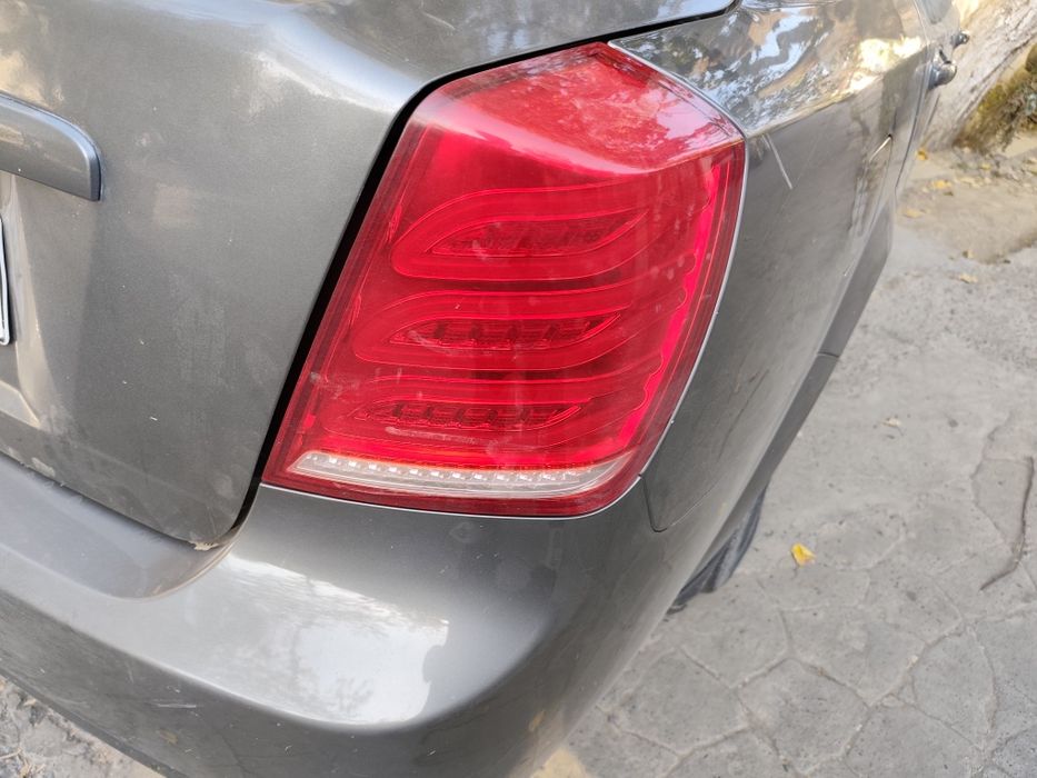 Stot lasittiga jentraga