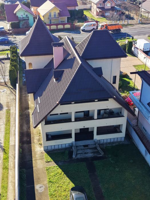 Inchiriez vila 604mp + anexa 94mp - ideal business –lângă Piatra Neamț