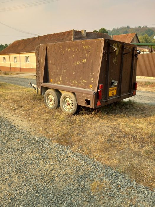Remorca vând sau schimb cu una de 750 kg