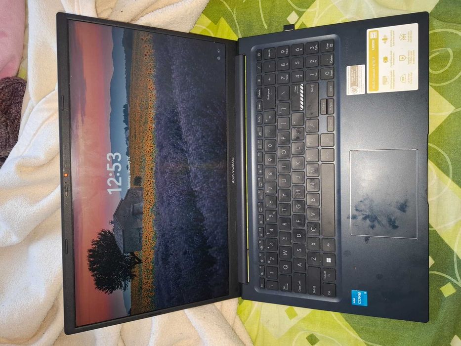 Laptop Asus i3 stare foarte buna!