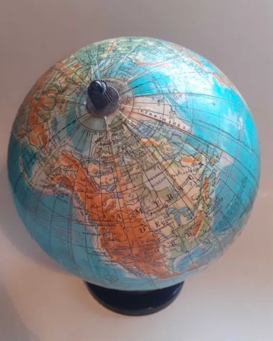 Glob pamantesc vechi,perioada comunista RSR, scolar ,diametru 20 cm