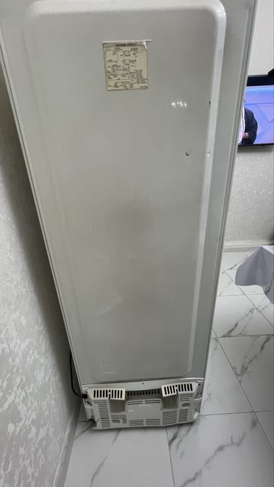 Холодильник Samsung продается в отличном состоянии