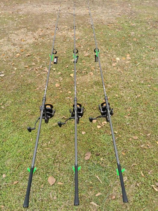 Висок клас шарански комплект. Три въдици 3.60мт и три макари 11 лагера