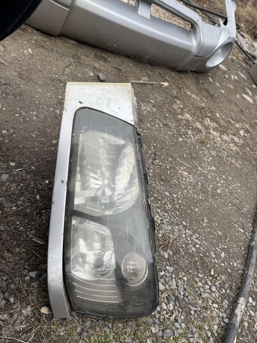 Запчасти Субару форестер левое сторона фар