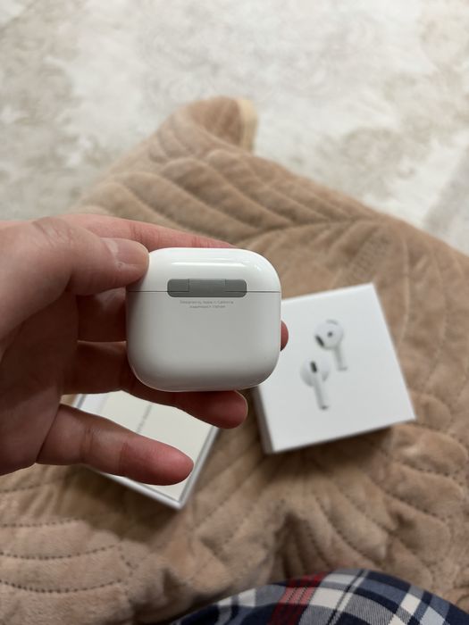 Продам AirPods 4