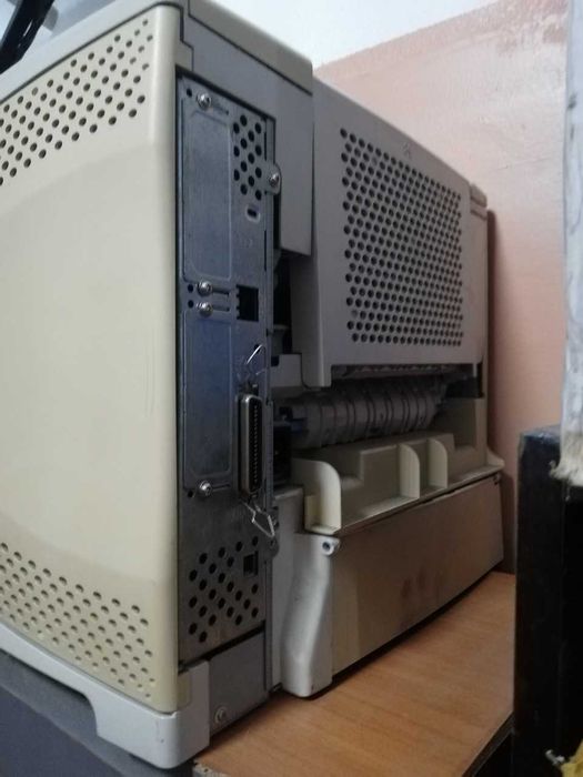 Принтер серии HP LaserJet 4250