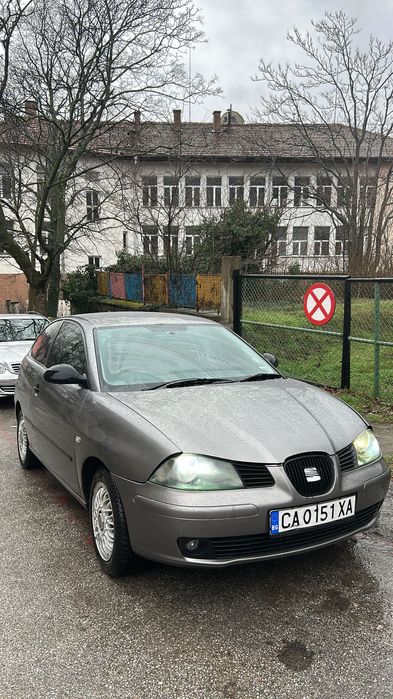 Сеат Ибиза 1.2 бензин 2003г колата се продава цяла за части. Също така има и газова уредба която е направена преди 2 месеца бележки всичко има ..