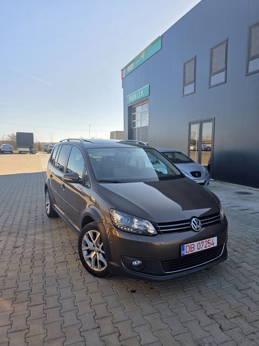 VW Touran Cross 2.0 Tdi  2015 7 locuri Full options ***