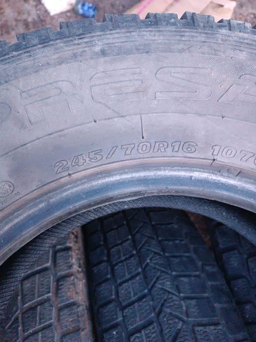 Продам резины только комплект