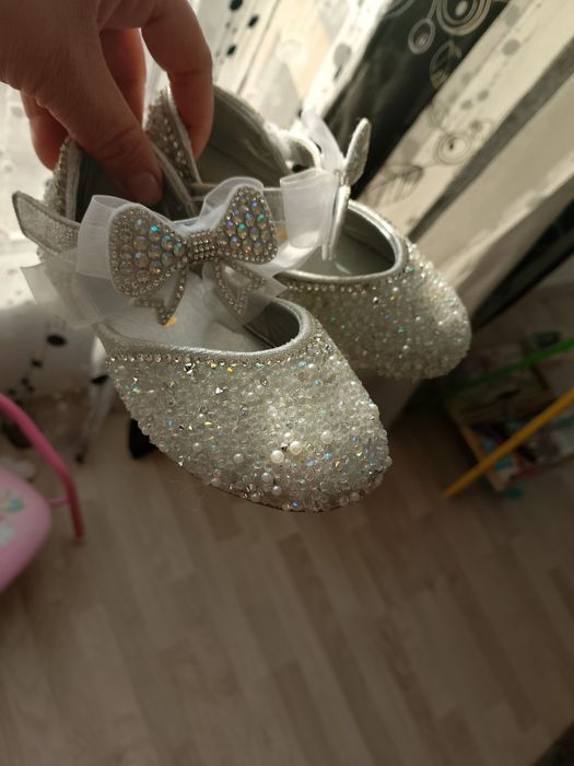 Set rochița și pantofi superbe