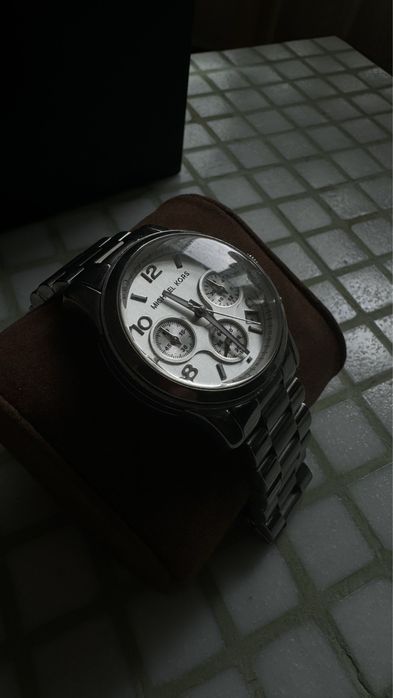 Продам часы Michael Kors
