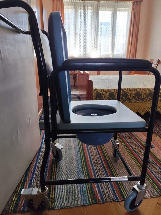 Санитарен стол за баня