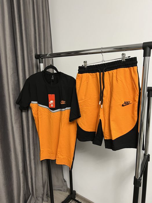 Compleu NIKE TECH super calitate