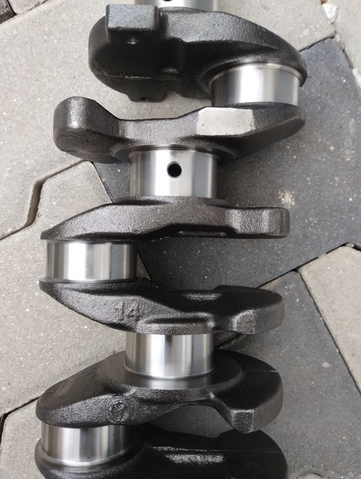 Vând vibrochen/arbore cotit Mazda 3,6,Cx5 diesel