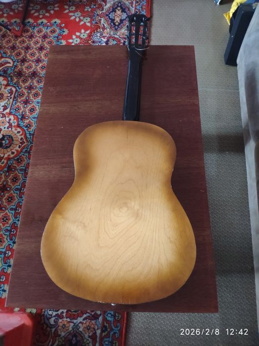 Гитара 6 струнная