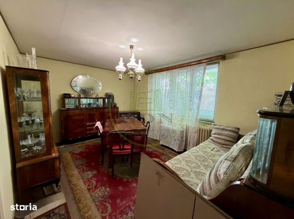 Apartament 3 camere, cartier Rovine, zona Borcanul cu miere