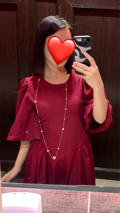 Красивый платье красные