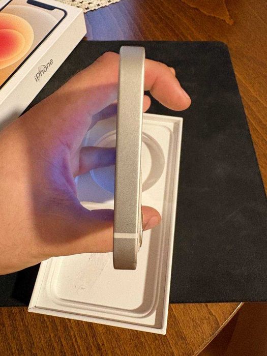 iPhone 12, 64GB Отлично Състояние