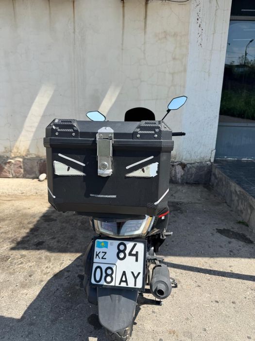 N Max скутер 150 кубов
