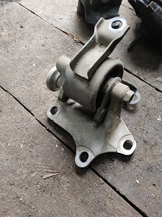 Подушка двигателя Honda CR-V rd5-rd7