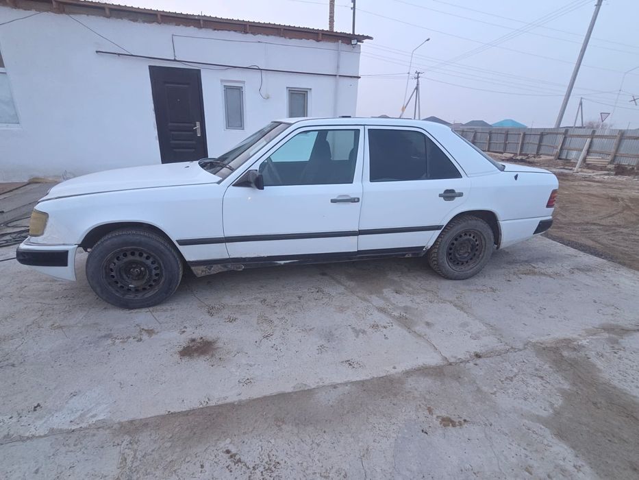 Мерседес машина 124