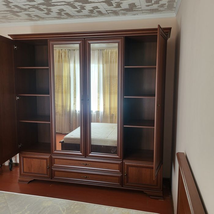 Двуспальная кровать