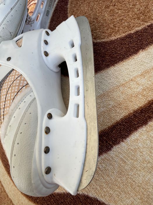 Кънки за лед спортни