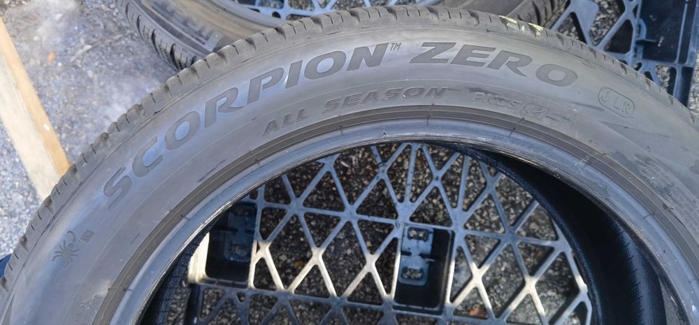 Като Нови 235 50 20 PIRELLI