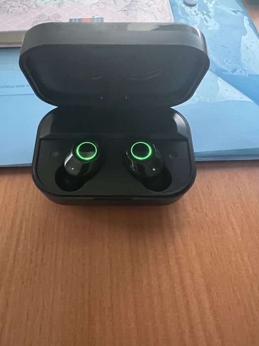 Продам наушники.