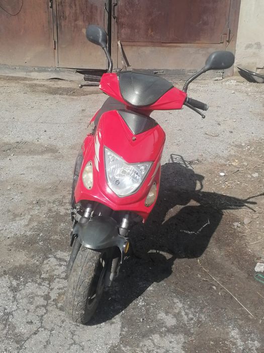 Продам скутер 150000