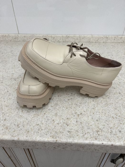 Продаю обувь