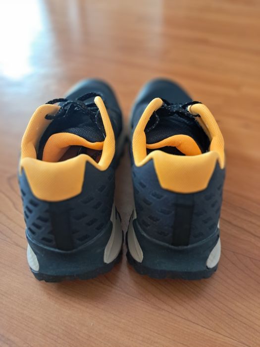 Продам новые кроссовки Mattini