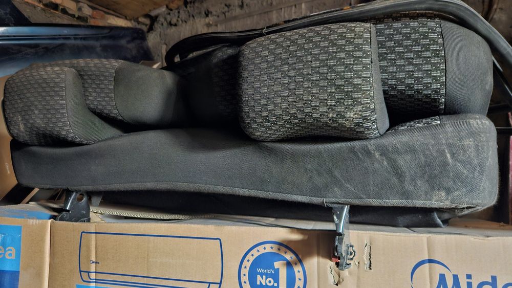 Задний ряд ларгус