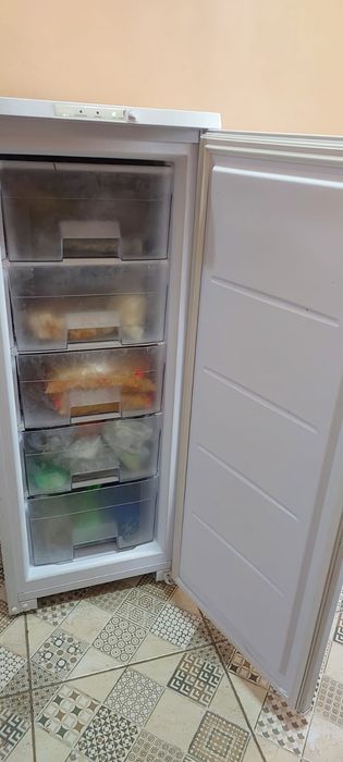 Продам  морозильную камеру