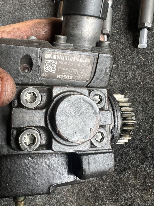 Pompa injectie  injector bosch 2.3 renault master movano 0445110375