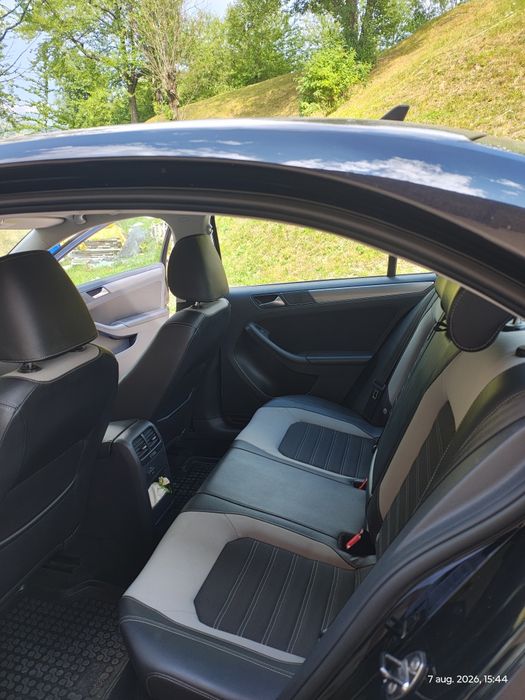VOLKSWAGEN Jetta 2012 — imagine 5