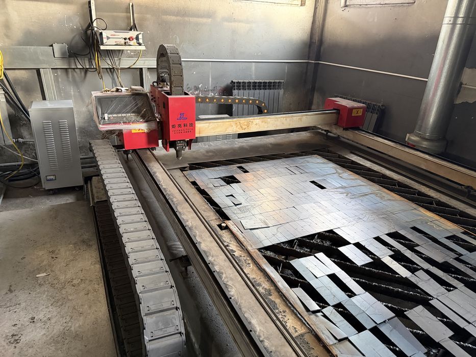 Лазерный станок для резки металла с ЧПУ