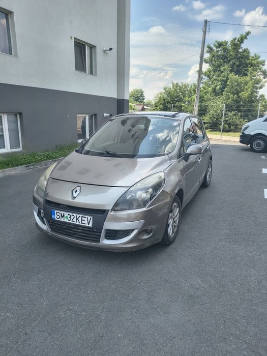 RENAULT Scenic