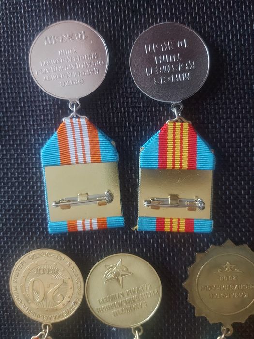 Значки  знаки Казахстана.